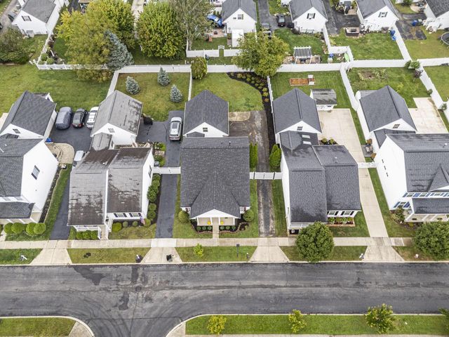 4398 Resaca Drive, Grove City, OH 43123