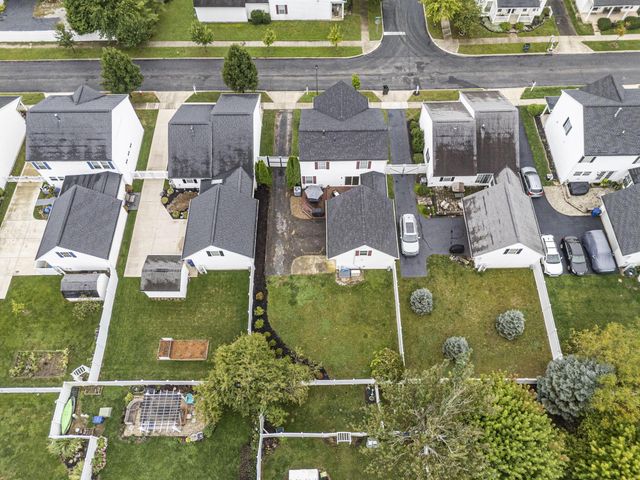 4398 Resaca Drive, Grove City, OH 43123