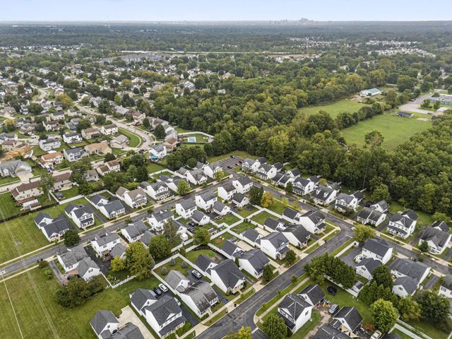 4398 Resaca Drive, Grove City, OH 43123