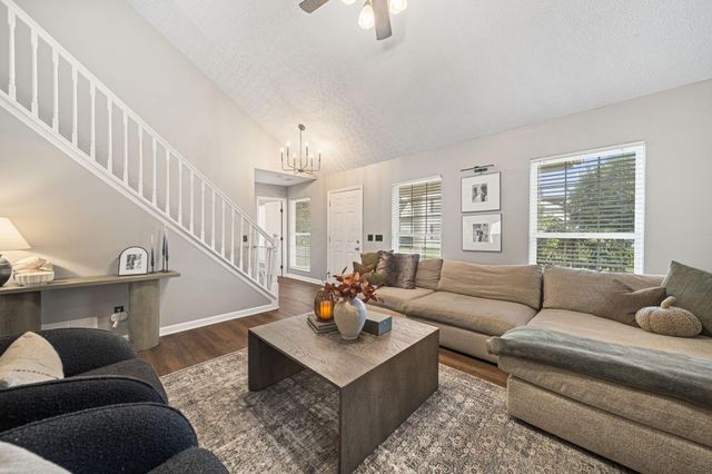 4398 Resaca Drive, Grove City, OH 43123