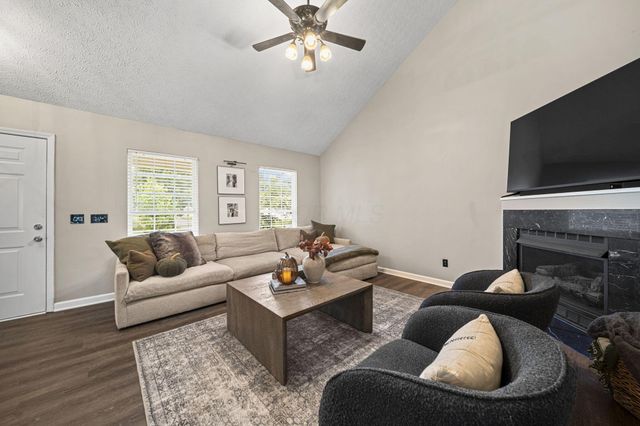 4398 Resaca Drive, Grove City, OH 43123