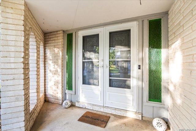 6343 Pickering Dr, Leon Valley, TX 78238