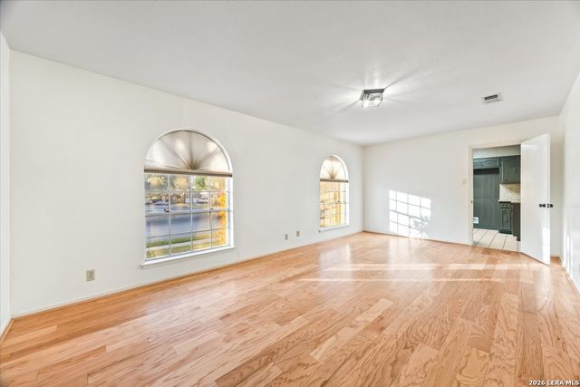 6343 Pickering Dr, Leon Valley, TX 78238