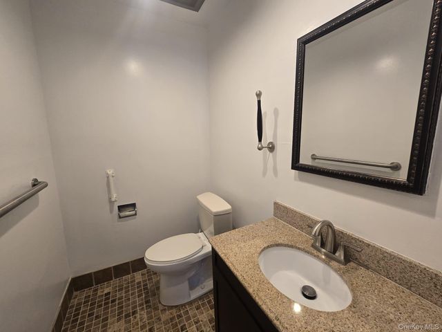 10 Chestnut Drive, Pomona, NY 10970