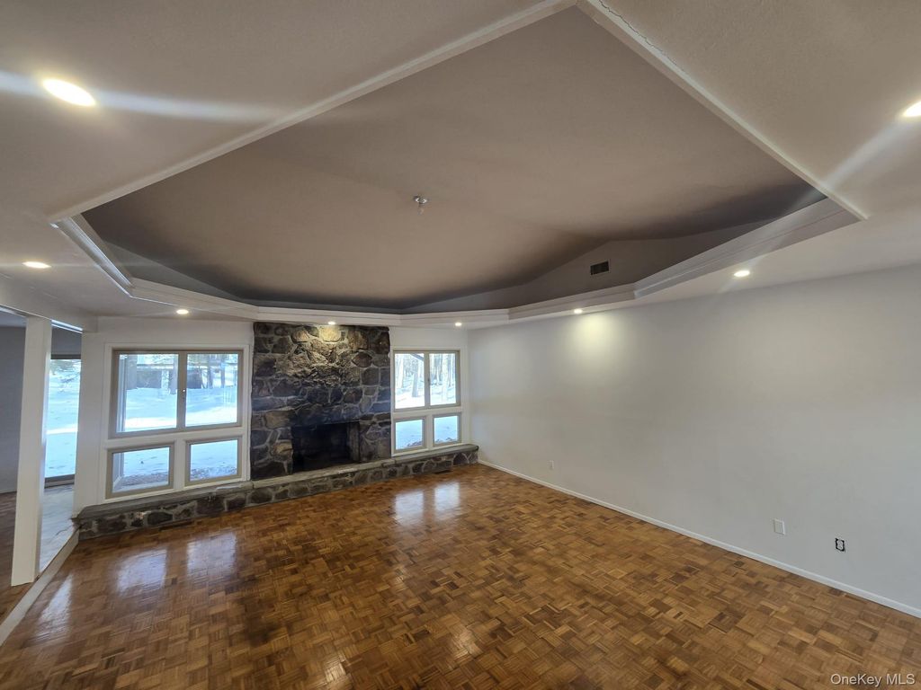 10 Chestnut Drive, Pomona, NY 10970