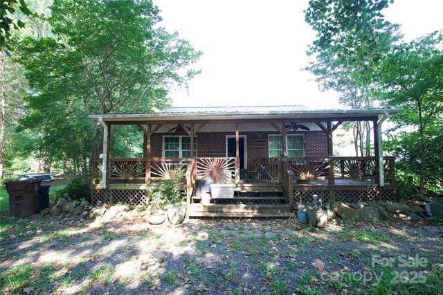 3605 16th Street NE, Hickory, NC 28601