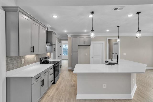 8257 Greenview Drive, Jonesboro, GA 30236