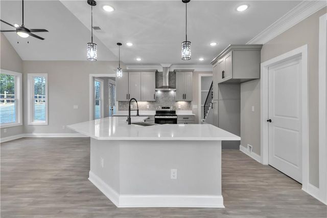 8257 Greenview Drive, Jonesboro, GA 30236