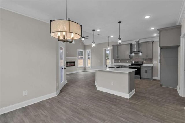 8257 Greenview Drive, Jonesboro, GA 30236