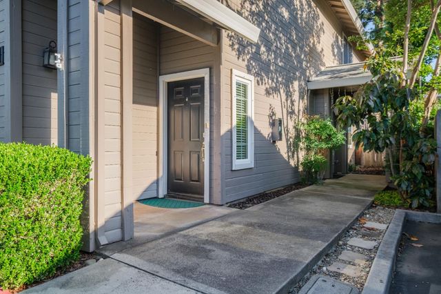 4749 Courtland Ln, Carmichael, CA 95608