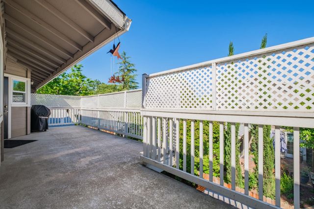 4749 Courtland Ln, Carmichael, CA 95608