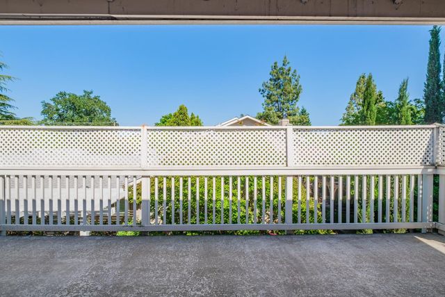 4749 Courtland Ln, Carmichael, CA 95608