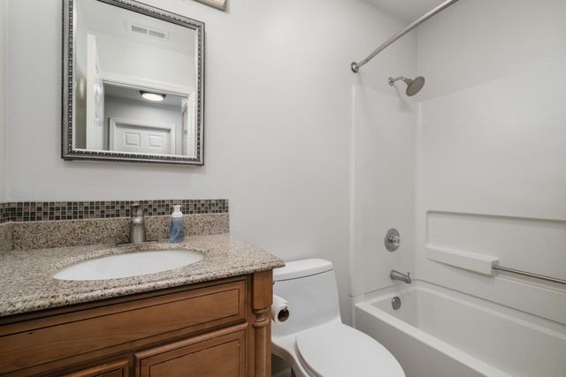 4749 Courtland Ln, Carmichael, CA 95608