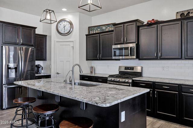 10104 E NICHOLS Avenue, Mesa, AZ 85209