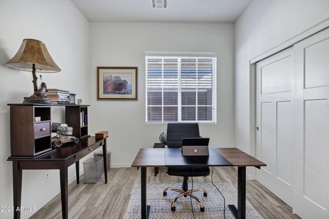 10104 E NICHOLS Avenue, Mesa, AZ 85209