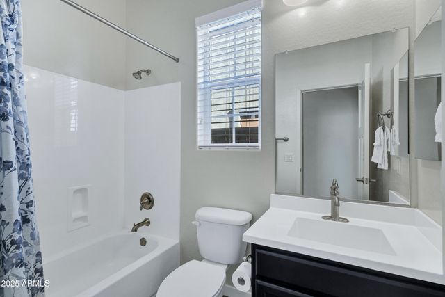 10104 E NICHOLS Avenue, Mesa, AZ 85209