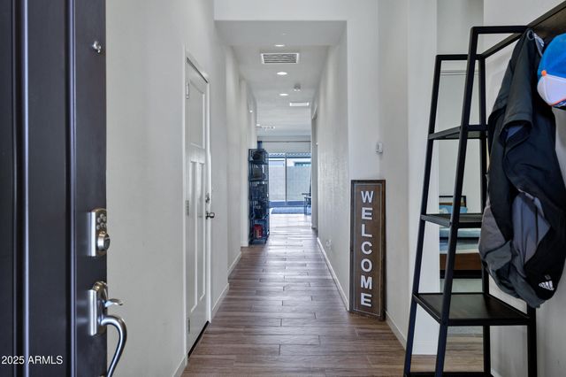 10104 E NICHOLS Avenue, Mesa, AZ 85209