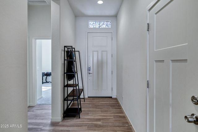 10104 E NICHOLS Avenue, Mesa, AZ 85209