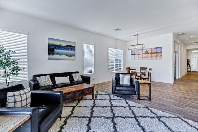 10104 E NICHOLS Avenue, Mesa, AZ 85209