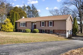 1354 RIDGEVIEW CIR, Downingtown, PA 19335
