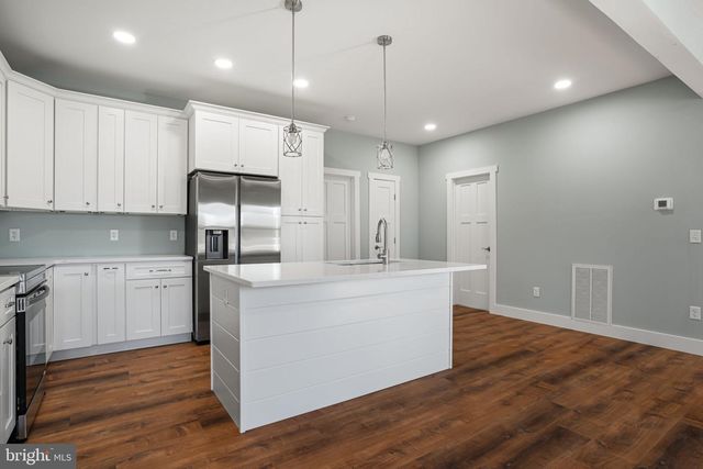 7921 EAST SIDE RD, Chincoteague Island, VA 23336