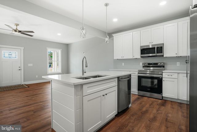 7921 EAST SIDE RD, Chincoteague Island, VA 23336