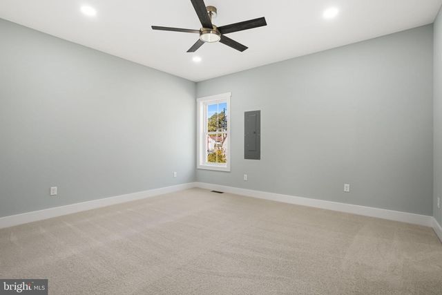 7921 EAST SIDE RD, Chincoteague Island, VA 23336