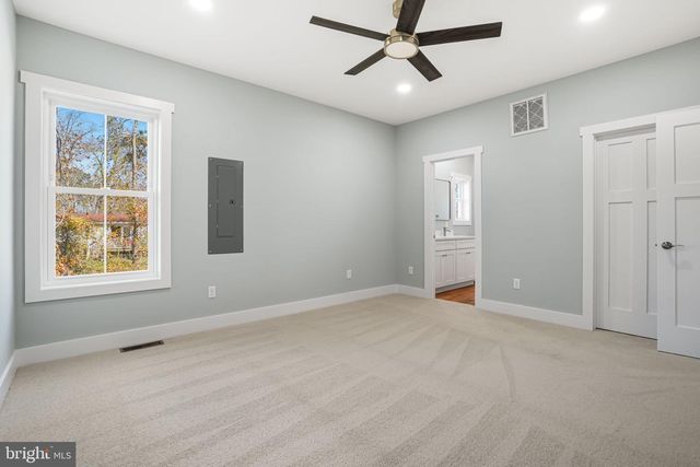 7921 EAST SIDE RD, Chincoteague Island, VA 23336