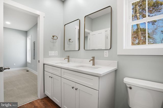 7921 EAST SIDE RD, Chincoteague Island, VA 23336