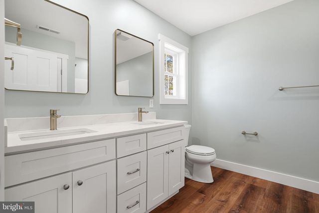 7921 EAST SIDE RD, Chincoteague Island, VA 23336