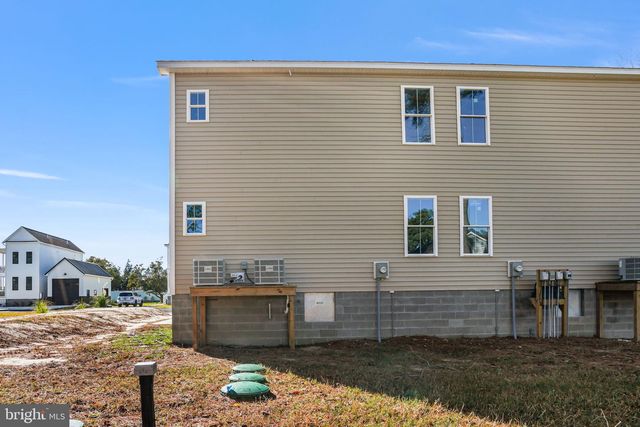 7921 EAST SIDE RD, Chincoteague Island, VA 23336