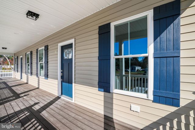 7921 EAST SIDE RD, Chincoteague Island, VA 23336