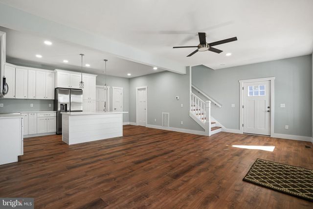 7921 EAST SIDE RD, Chincoteague Island, VA 23336