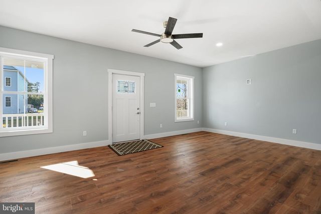 7921 EAST SIDE RD, Chincoteague Island, VA 23336