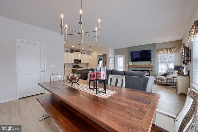 116 VILLAGE DR, Millersville, PA 17551