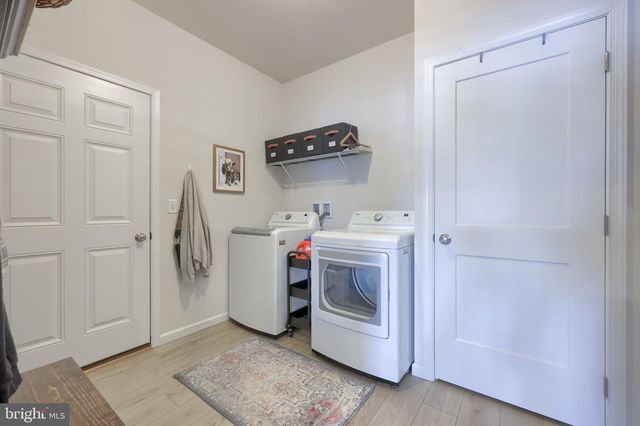 116 VILLAGE DR, Millersville, PA 17551