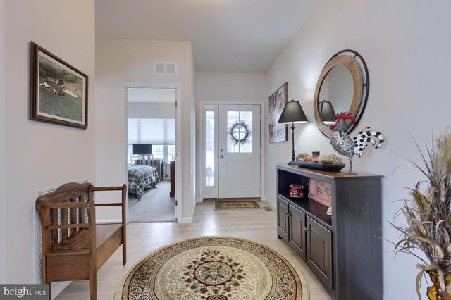 116 VILLAGE DR, Millersville, PA 17551