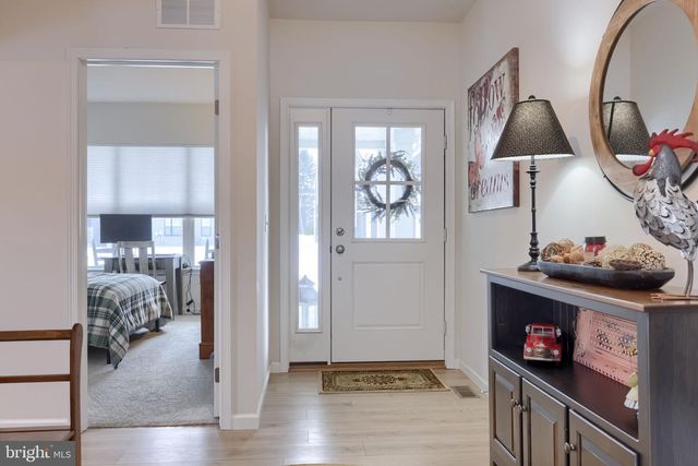 116 VILLAGE DR, Millersville, PA 17551