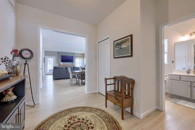 116 VILLAGE DR, Millersville, PA 17551