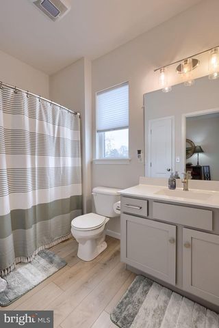 116 VILLAGE DR, Millersville, PA 17551