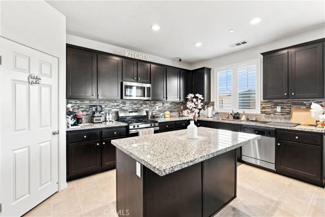 4327 Condor Avenue, Fontana, CA 92336