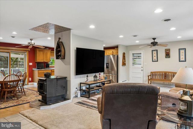 14532 PERRYWOOD DR, Burtonsville, MD 20866