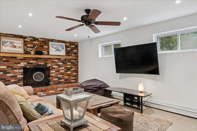 14532 PERRYWOOD DR, Burtonsville, MD 20866