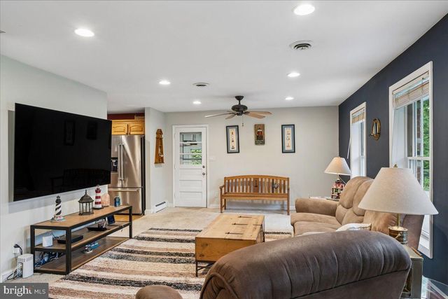 14532 PERRYWOOD DR, Burtonsville, MD 20866