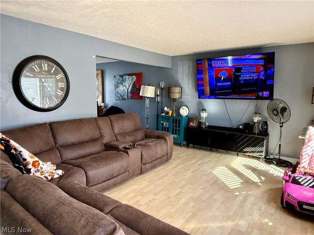 79 W Grace Street, Bedford, OH 44146