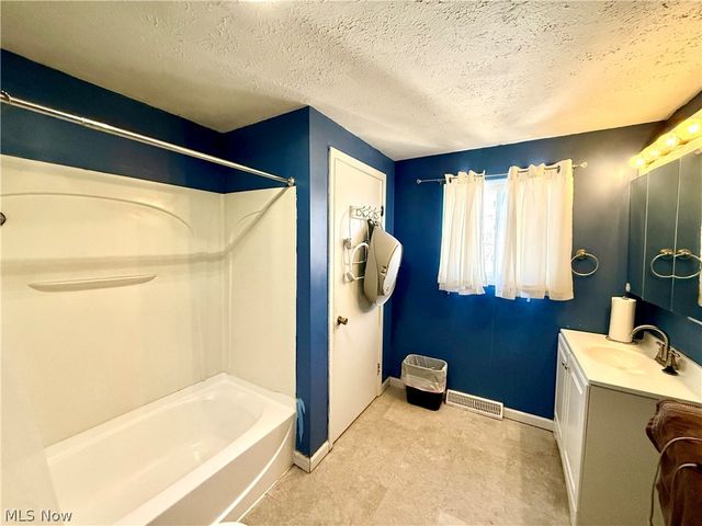 79 W Grace Street, Bedford, OH 44146