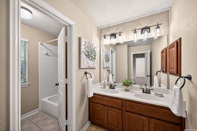 8706 Silver Rock, San Antonio, TX 78255
