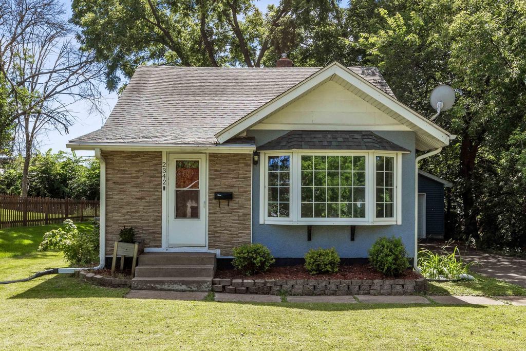2342 South Avenue E, North Saint Paul, MN 55109