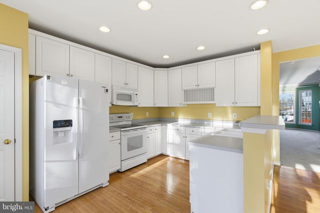 18544 PINEVIEW SQ, Leesburg, VA 20176