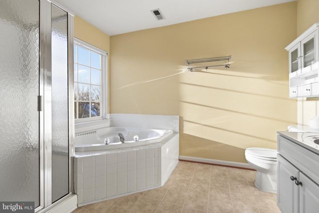 18544 PINEVIEW SQ, Leesburg, VA 20176